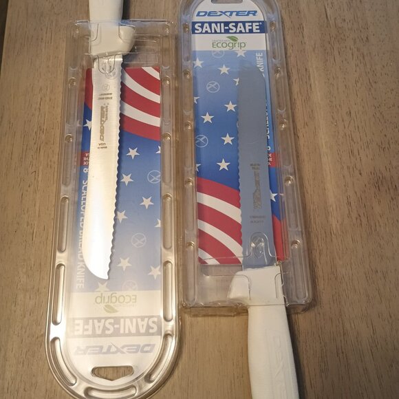 Dexter-Russell Sani-Safe Scalloped Bread Knife, Carbon Steel Blade, 8-Inch - Picture 6 of 7